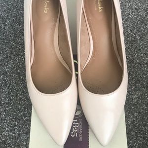 Clark’s nude leather heel